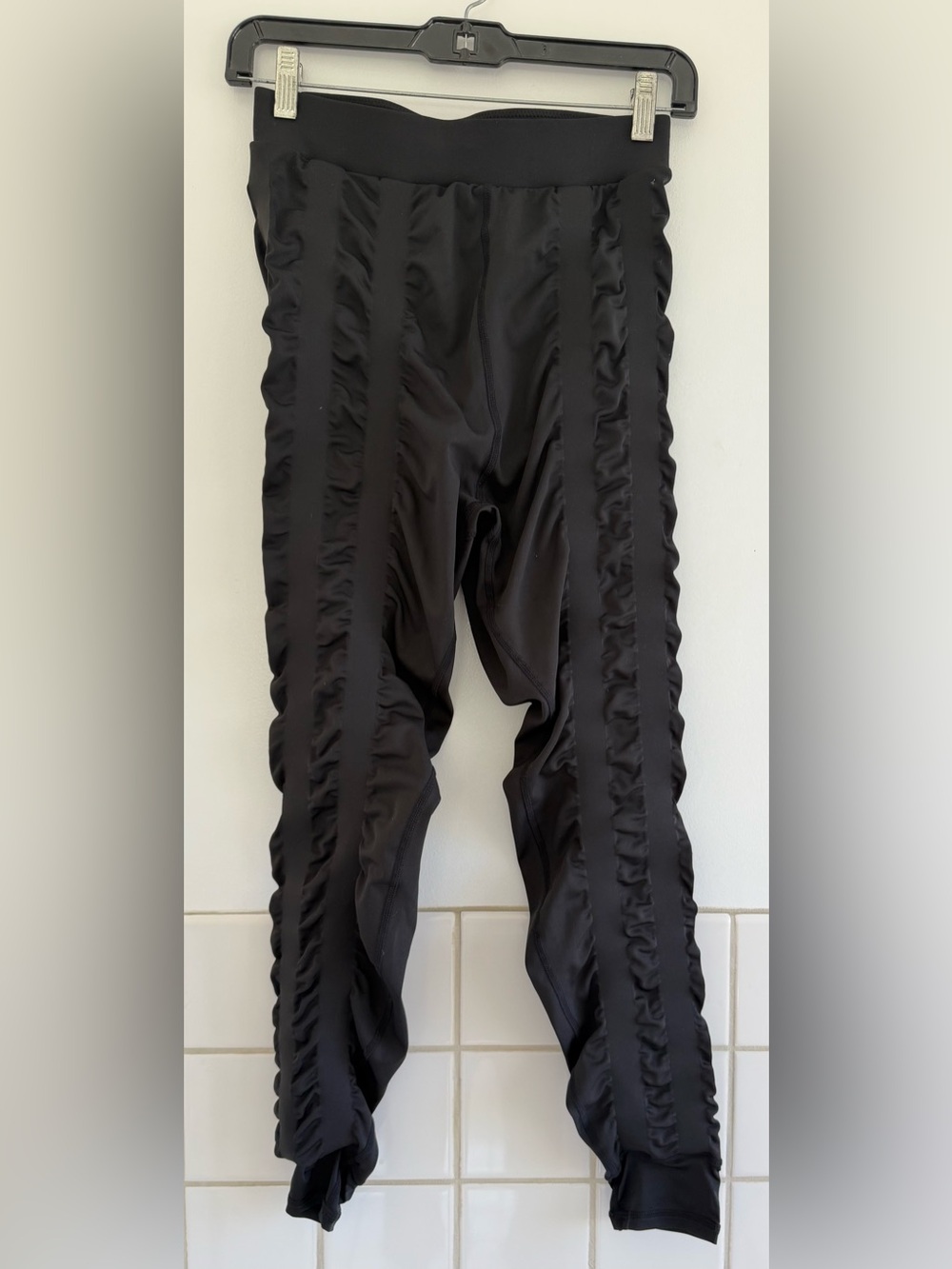 SKINNIFY Ruched Black Resistance Band Leggings Sz: Large NWOT